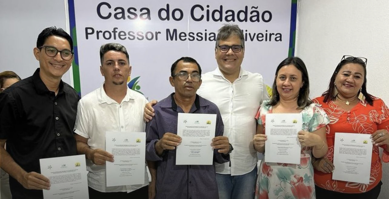 Representando o prefeito Marquinhos chefe do gabinete Celso Rodrigues participou da solenidade de posse dos conselheiros tutelares de Itaitinga