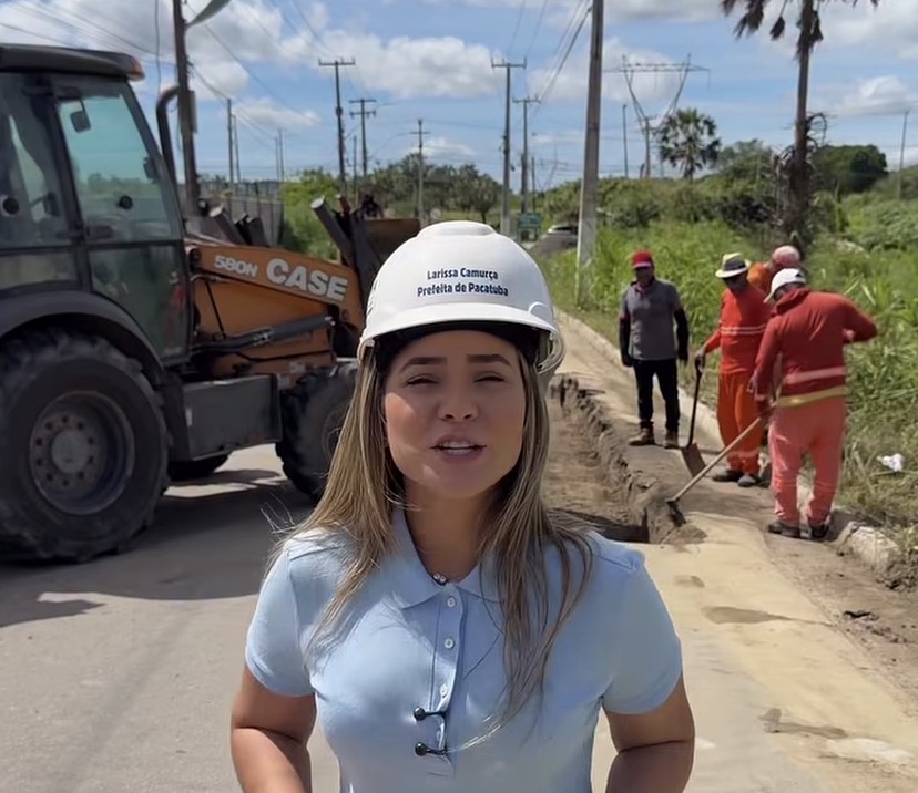 APÓS CHUVAS, PREFEITA DE PACATUBA LARISSA CAMURÇA INTENSIFICA AGENDA NAS RUAS E ACOMPANHA OBRAS EM DIVERSOS BAIRROS