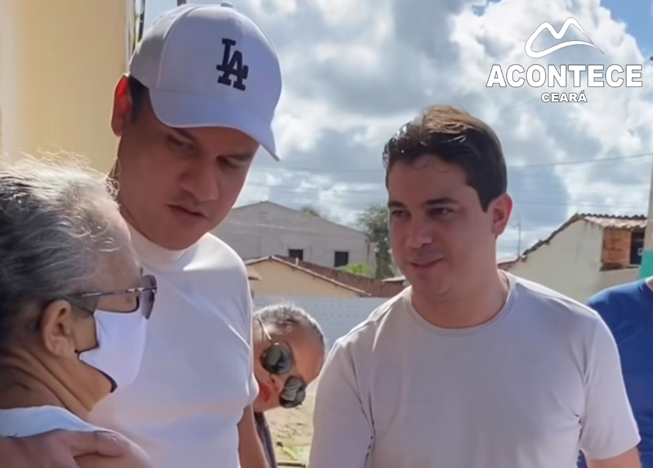 O Deputado federal Júnior Mano esteve em Pacatuba visitando residências afetadas pelas chuvas.