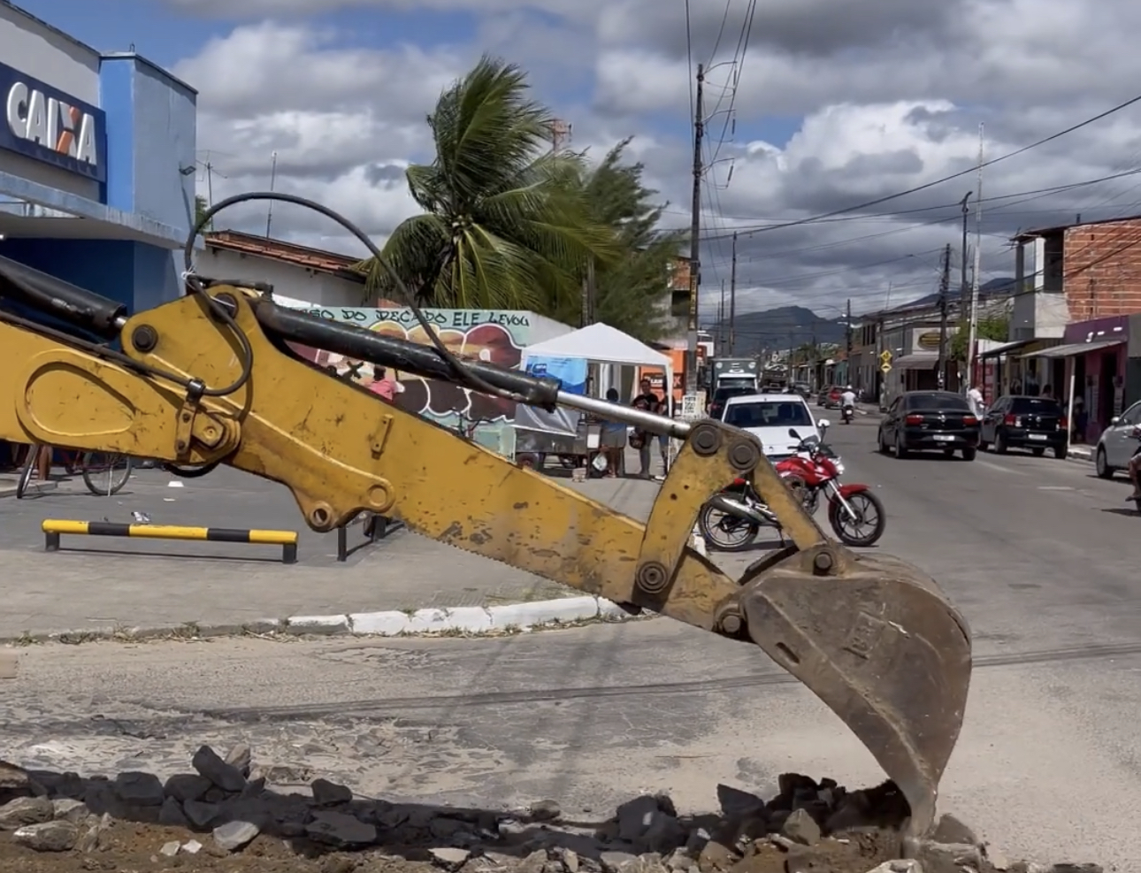 Rua dos Bois, que liga o Jereissati II ao III,  receberá nova pavimentação em piso intertravado para melhorar o trânsito dos moradores.