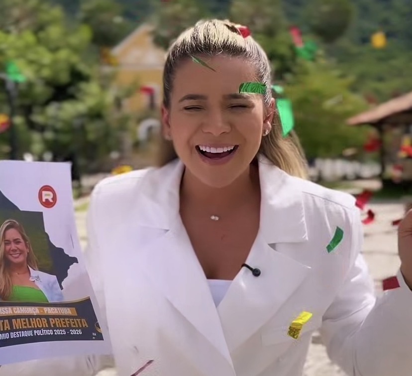 PACATUBA EM DESTAQUE: LARISSA CAMURÇA RECEBE PREMIAÇÃO DOS MELHORES PREFEITOS DO CEARA