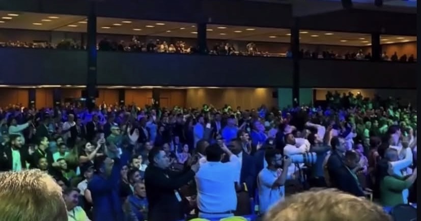 LULA É CHAMADO DE "L@DRÃO" DURANTE MARCHA DOS PREFEITOS EM BRASÍLIA